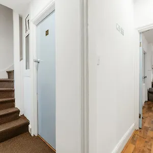  Pensión Upton Park Bedrooms 25 Min To